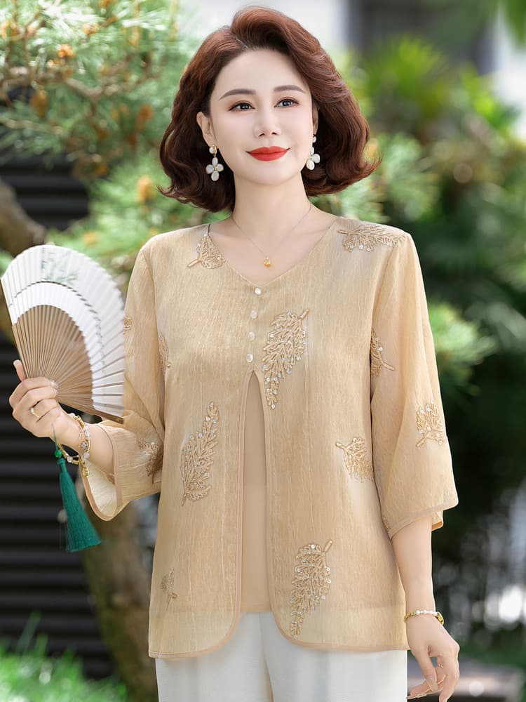 Mom's autumn suit fake two-piece fashionable new style middle-aged and elderly women's spring and autumn broad wife's fashionable small shirt two-piece set