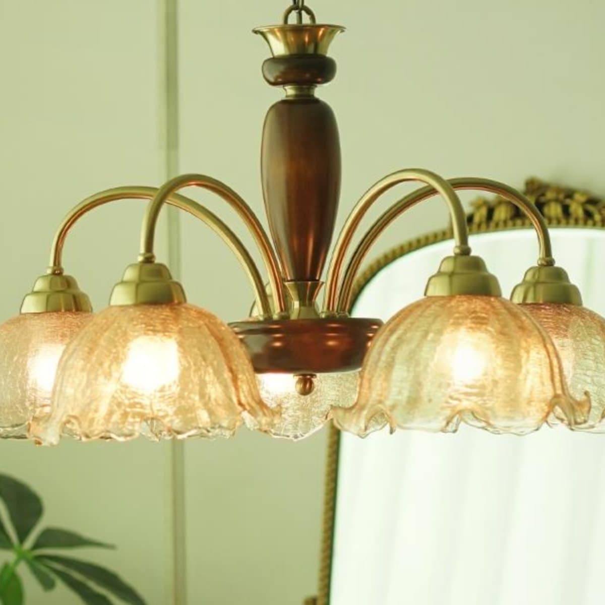 High-end American vintage rustic glass and solid wood dining room light, living room, bedroom, French light luxury dining table, study pendant light.