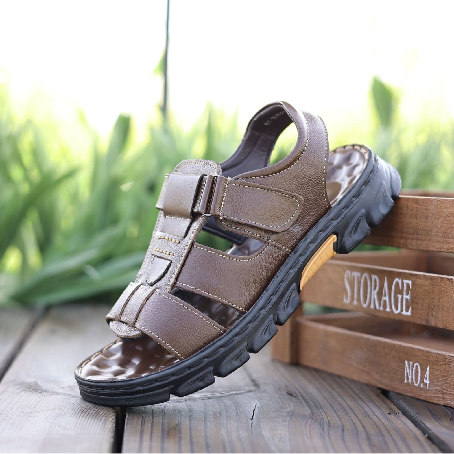New Men's Sandals Beach Shoes Cow Leather Slip-On Outdoor Shoes Non-Slip Thick Bottom Roman Leather Slippers For Men