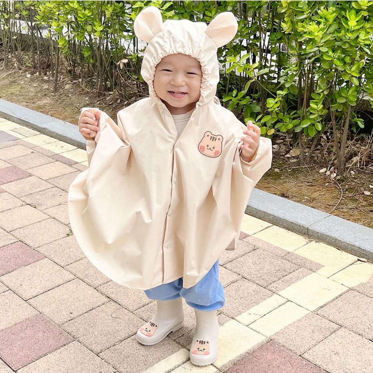 Children's Raincoat Poncho Bear Cartoon Baby Rain Poncho for Boys and Girls Kindergarten Rainwear Exported to Korea