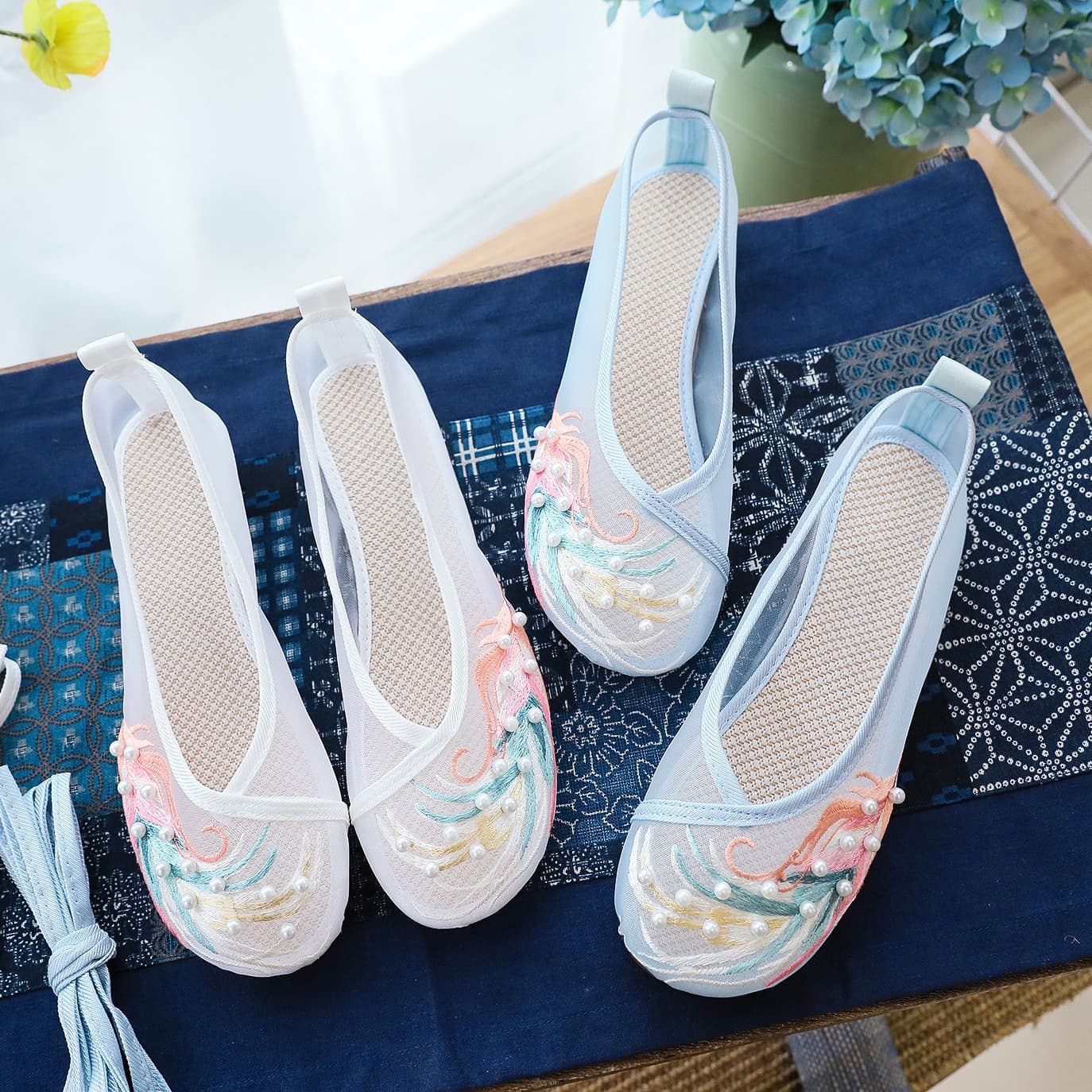 Mesh Shoes Antique Shoes Embroidered Mesh Shoes Round Toe Hollow Flat Embroidered Shoes Sandals