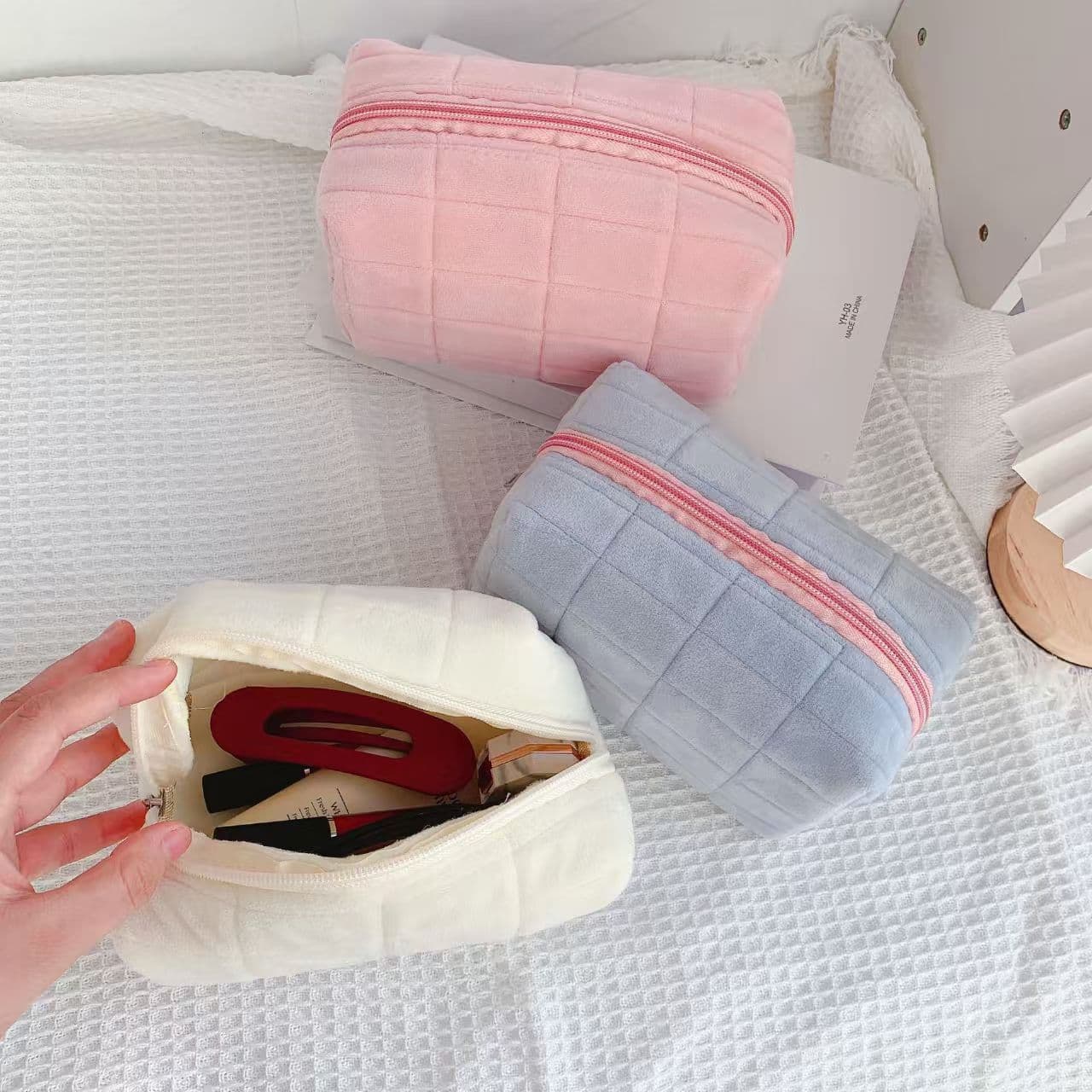 Premium Suede Large-Capacity Storage Bag, Portable and Stylish Simple Cosmetic Bag for Travel