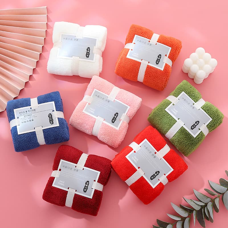 Wholesale coral velvet card square towel souvenir with bear shaped towel wedding gift