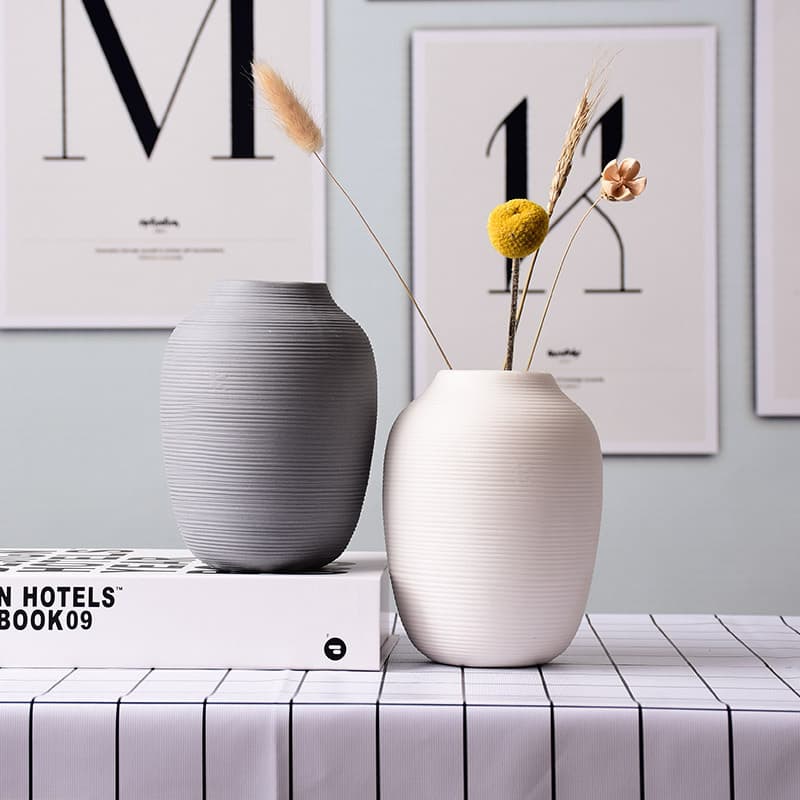 Modern Minimalist White Ceramic Vase for Baby's Breath Dried Flowers Decoration Cross-border Home Decor Entryway