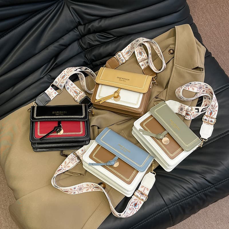 Small bag for women 2024 winter new ins casual fashion simple one-shoulder crossbody bag Korean version contrasting color small square bag