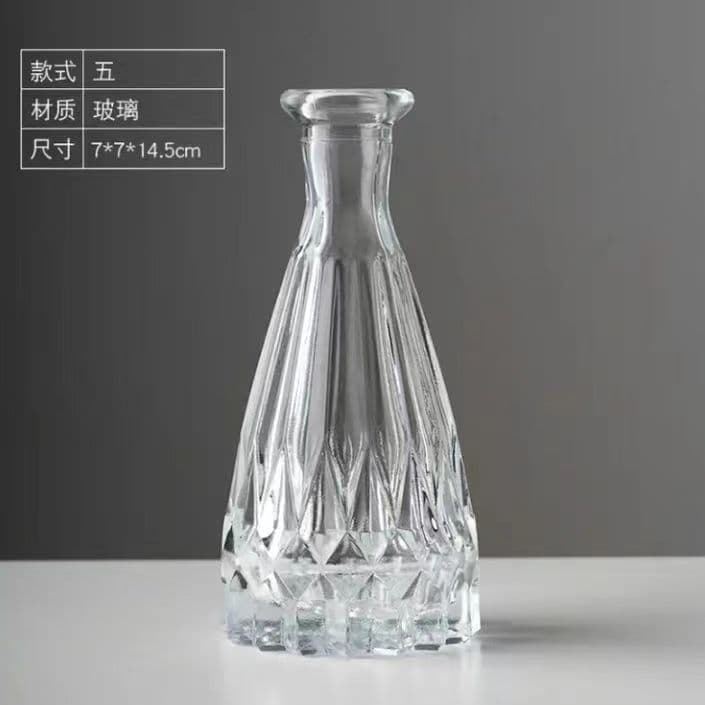 Vintage Glass Mini Vase with Embossed European Style, Small Mouth, for Dried and Fresh Flowers, Hydroponic Vase