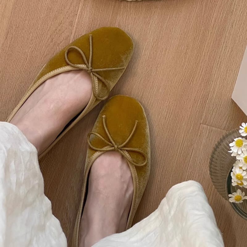 French Round Toe Ballet Flats Women's Slip-On Velvet Flat Shoes Grandma Shoes Soft Sole Casual Shoes