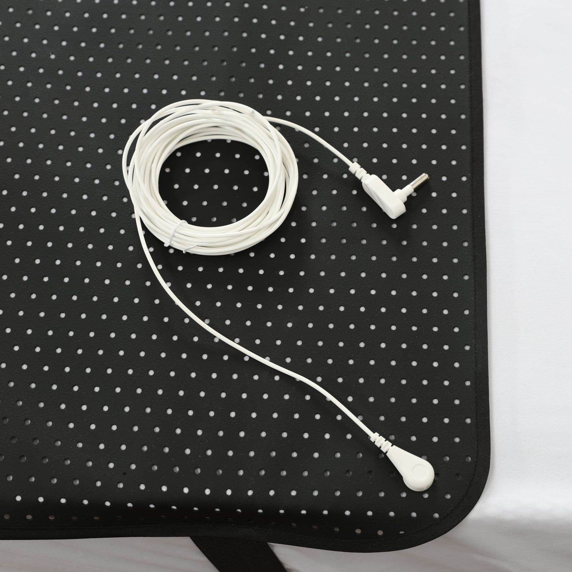 Grounding bed mat, conductive perforated PU mattress for grounding