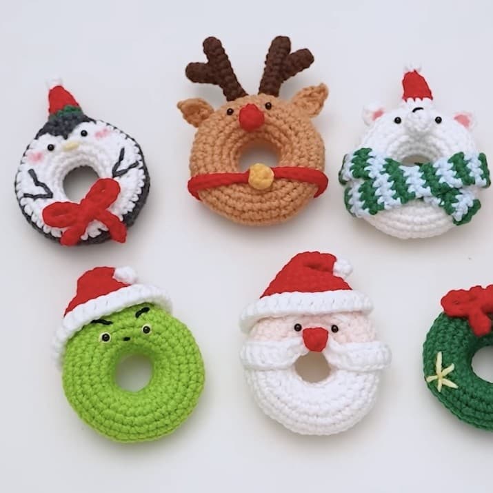 Cross-border best-selling DIY Santa Claus and reindeer crochet kit (8 pieces) with English tutorial video.