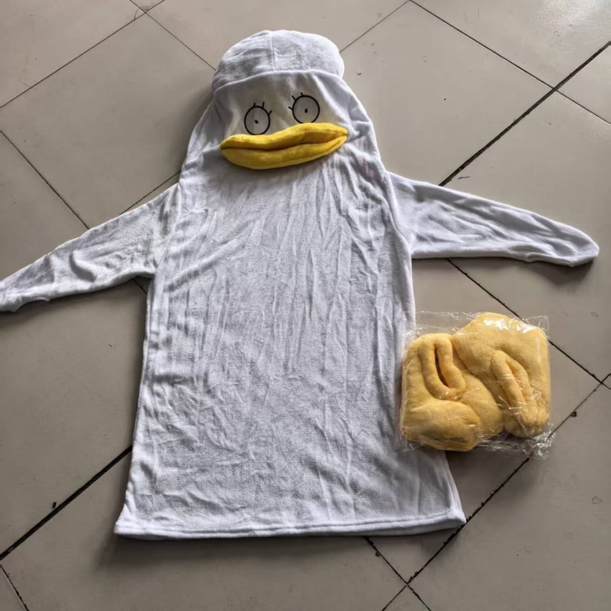 Big White Duck Pajamas, Winter Black Duck Onesie Sleeping Bag, Unisex Cartoon Large Size Sleep Robe, Warm and Wearable Outdoors