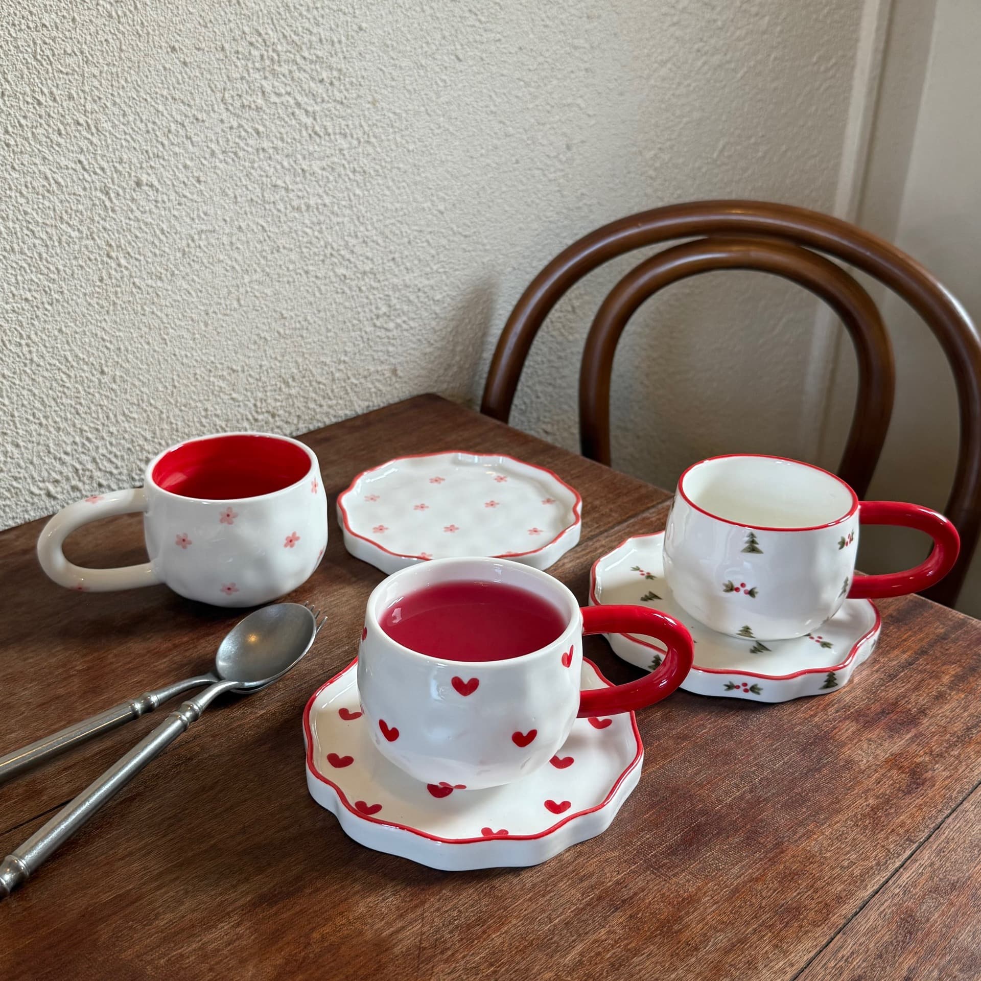 Korean ins-style hand-painted ceramic coffee cup and saucer set, high-end afternoon tea dessert plate