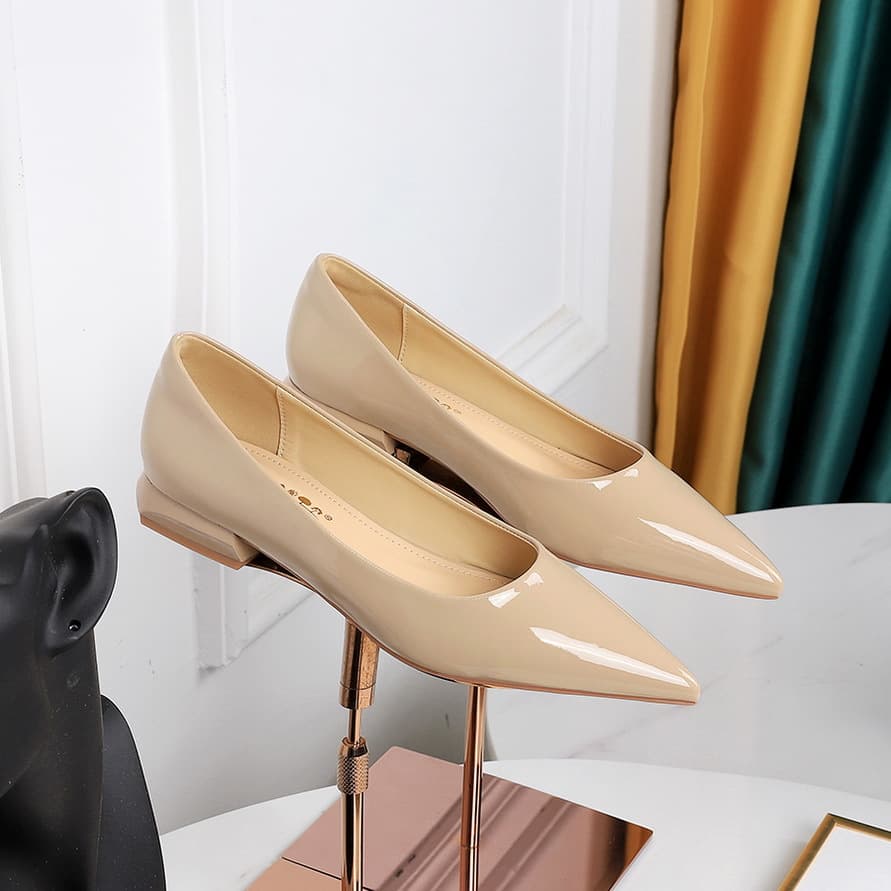 93921 French Fashion Shallow Flat Women's Shoes Patent Leather Pointed Low Heels Comfortable Versatile Commuter Flats Absolutely Beautiful