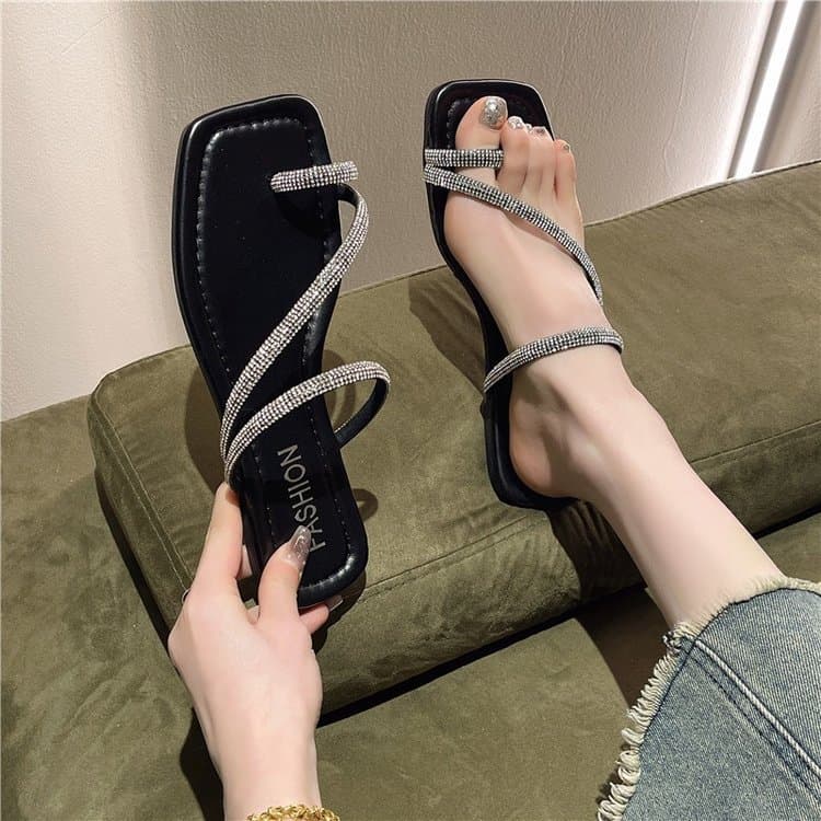 Fairy Rhinestone Flat Sandals for Women 2024 Summer New Style Soft Square Toe Beach Sandals to Match Dresses for Students