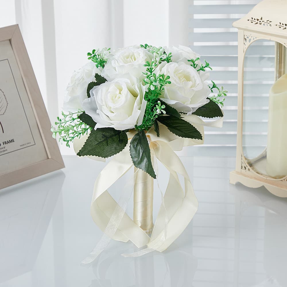 Western-style bridal wedding bouquet with European and American artificial roses, high-end artificial flowers, forest-themed handheld bouquet, wedding bouquet