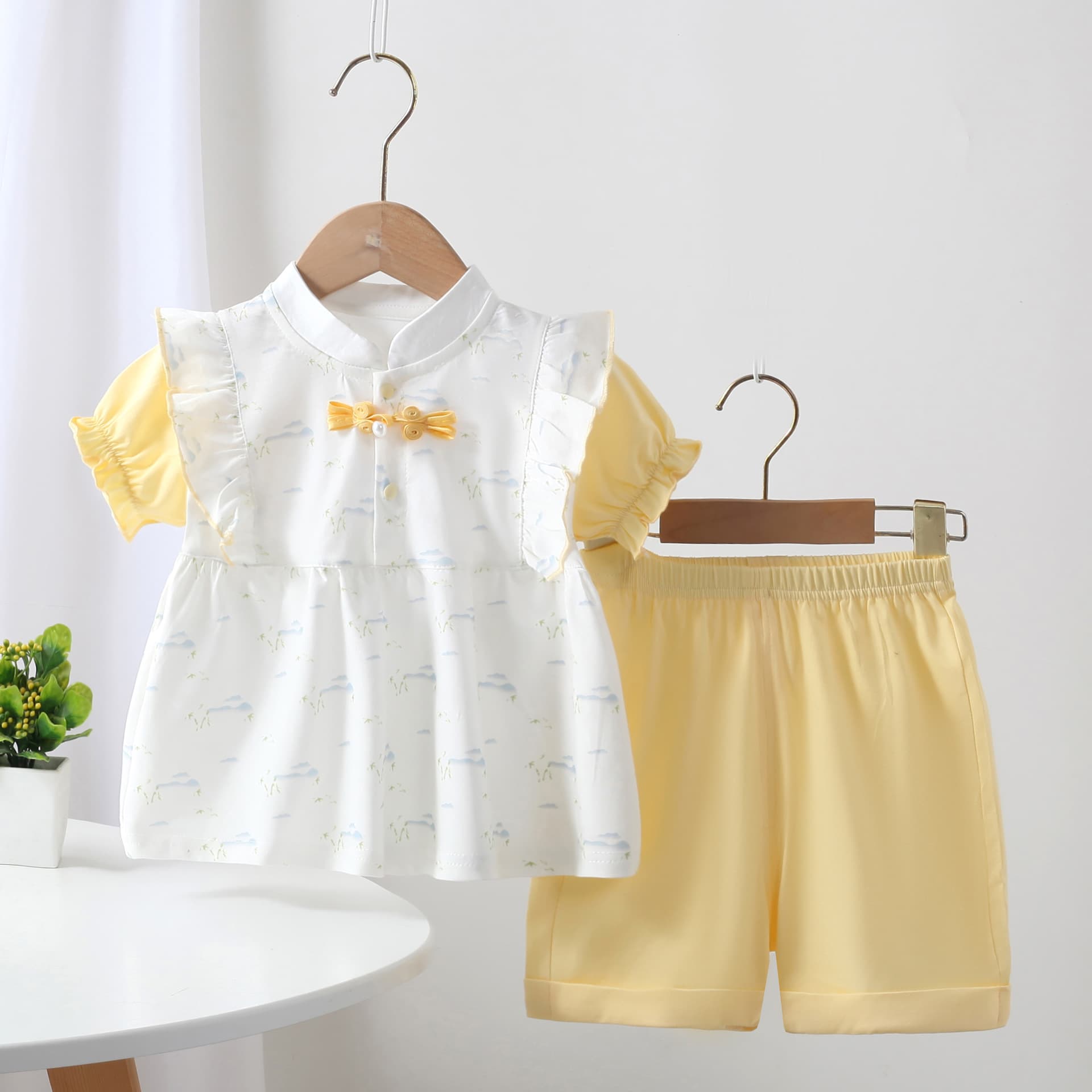 2025 summer new style infant and toddler boneless plate buckle short-sleeved suit newborn national style male and female treasure boneless suit