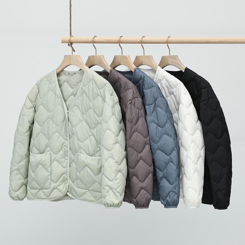 Lightweight Down Jacket Women Short 2022 Winter New V-Neck Casual Puffer White Duck Down Coat Inner Layer