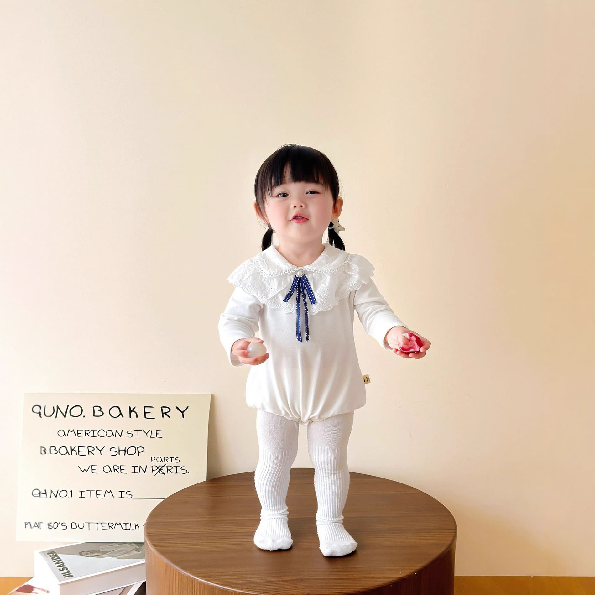 2025 Autumn new style infant jumpsuit for baby girl long-sleeved fashionable doll lace collar outing romper suit