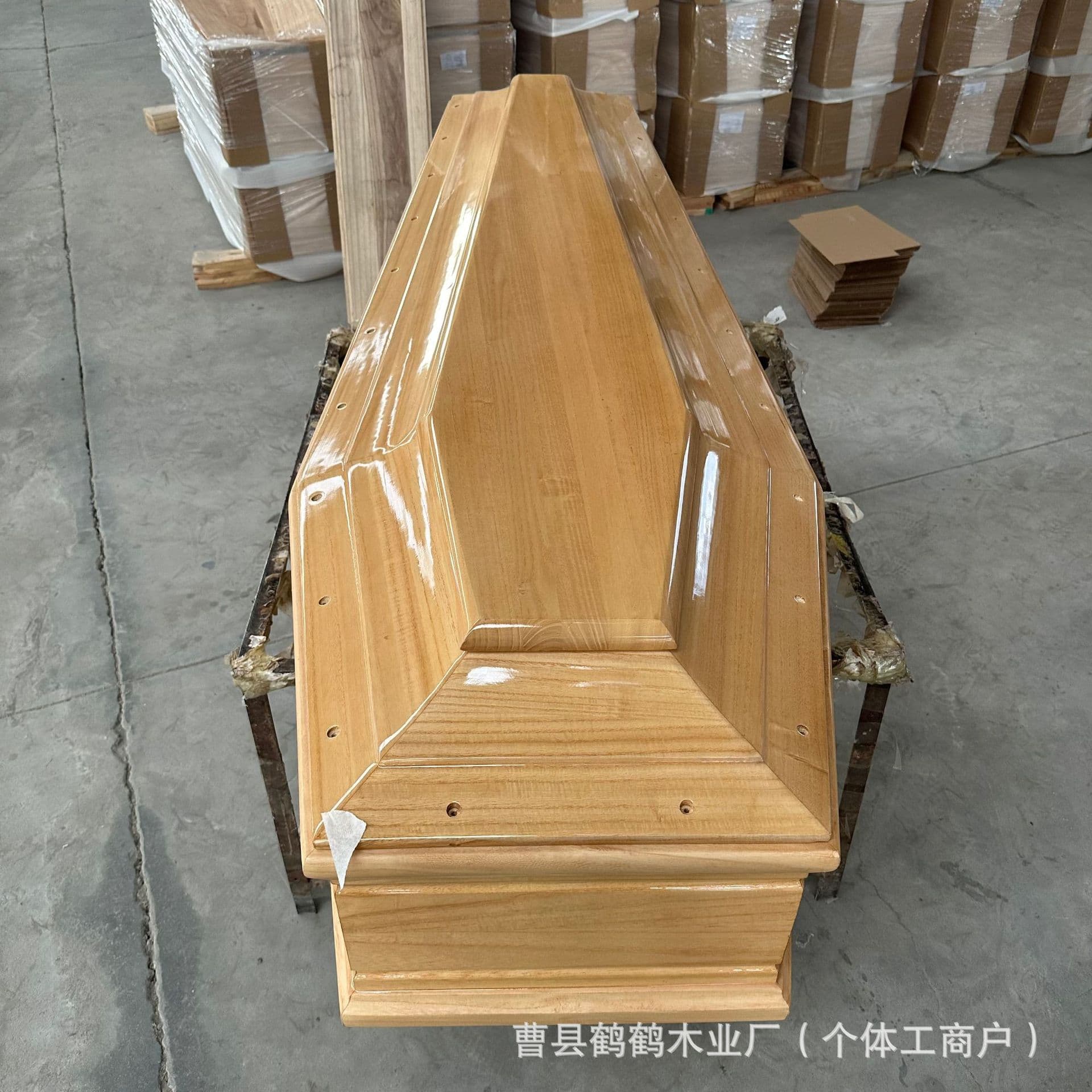 Cross-border European style solid wood coffins, paulownia wood coffins, funeral supplies, burial coffins, paulownia wood carved coffins, European style coffins