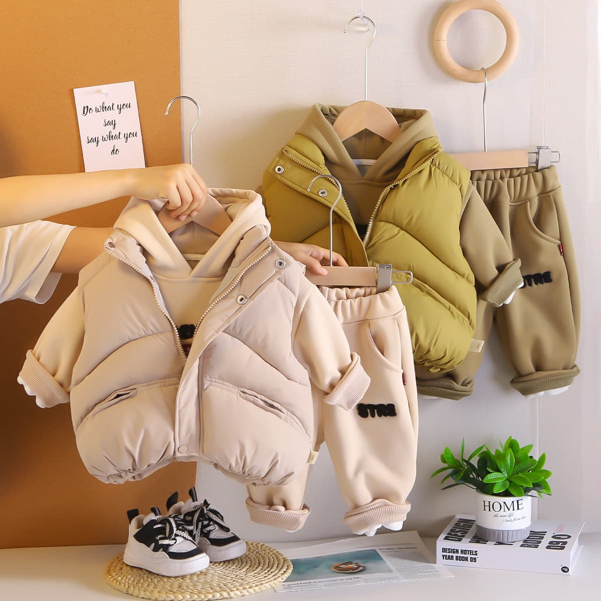 Children's autumn and winter cotton clothing set 2025 new boys' winter clothing thickened three-piece set 1-5 years old baby winter clothing trend