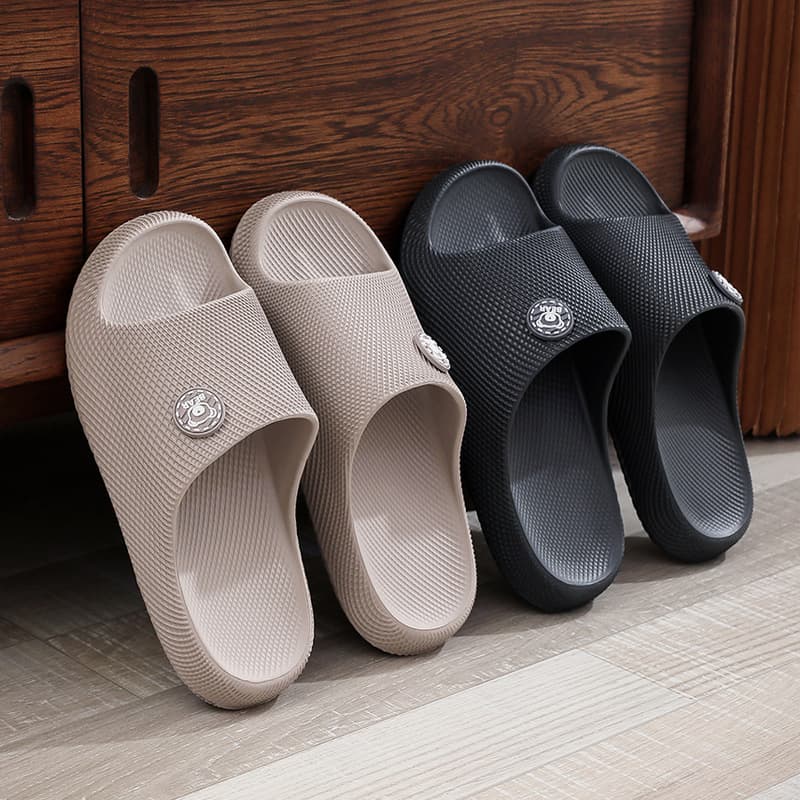 Summer Indoor Slippers for Men and Women, Lightweight and Soft Couple Slippers, Odorless, Non-Slip Bathroom Slippers