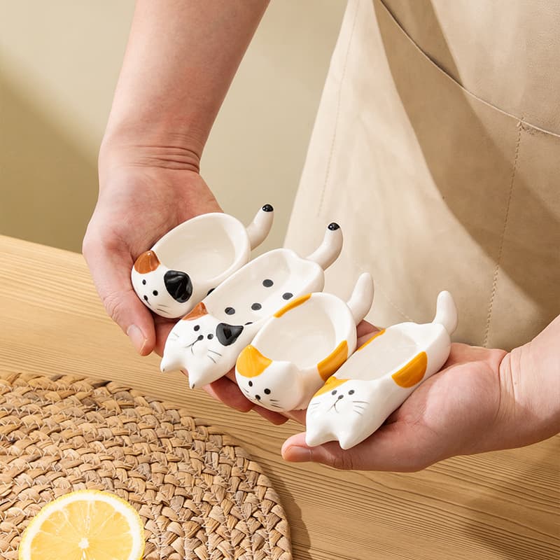 Carefully selected cute kitten ceramic dipping dish, hand-painted underglaze color, household small flavor dish, condiment dish, soy sauce dish