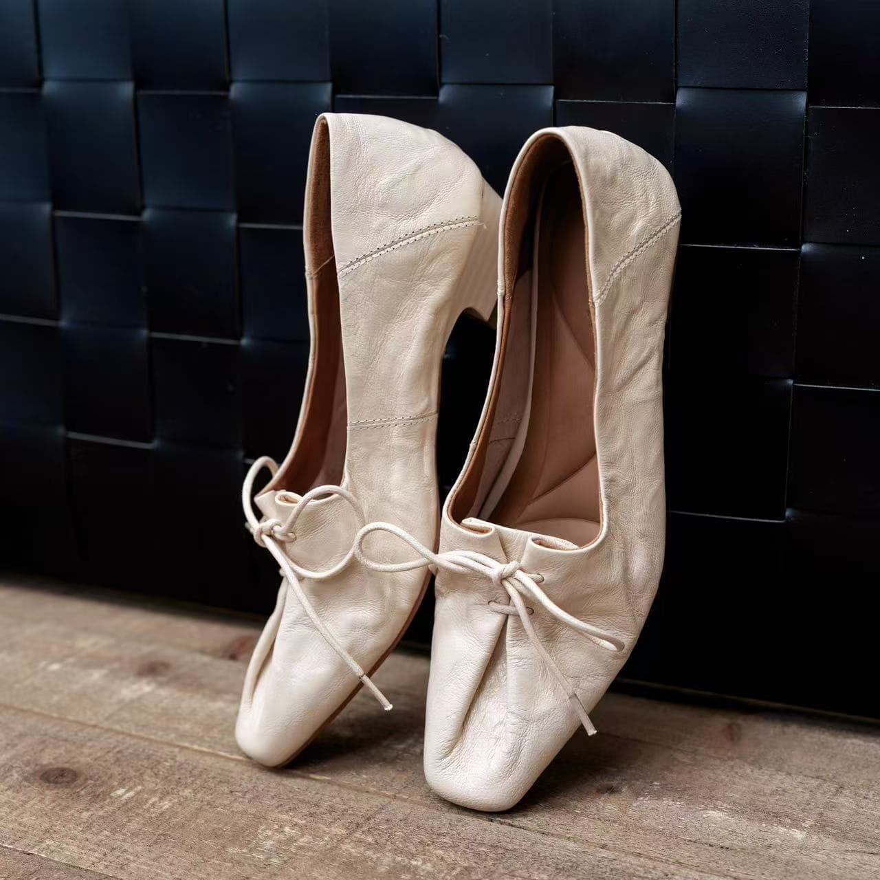 Ultra Soft Lambskin Version French Vintage Leather Shoes Women Square Toe Bow Chunky Heel Genuine Leather Versatile Low Cut High Heel Flats