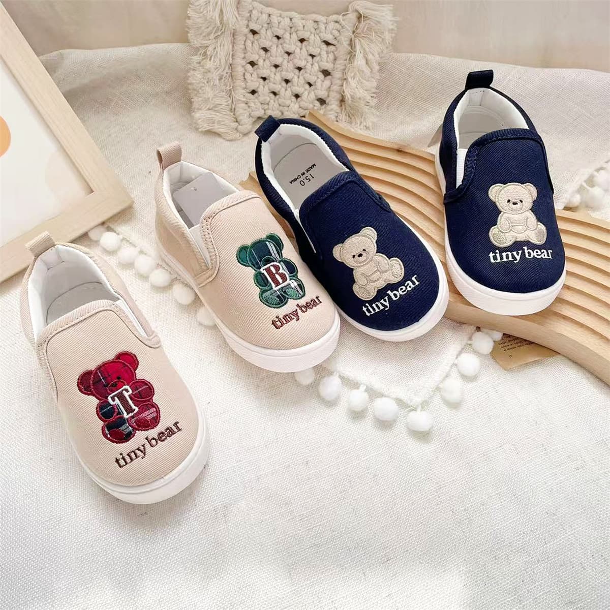 Japanese export new product, exported children's slip-on cartoon bear canvas shoes, unisex kids' spring/autumn cloth single shoes