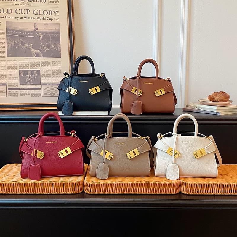 2026 New Cross-Border European and American Light Luxurious Litchi Pattern Handbag Elegant and Simple Shoulder Bag Lock Crossbody Bag