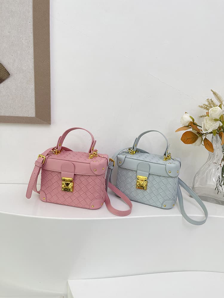 Handheld Shoulder Crossbody Hard Shell Handbag Women's Bag 2024 New Summer Woven Box Bag