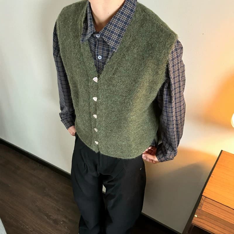 American Retro V-Neck Buttoned Vest Sweater for Men, Loose Casual Lazy Style Floral Velvet Cardigan Outerwear Knitwear for Men