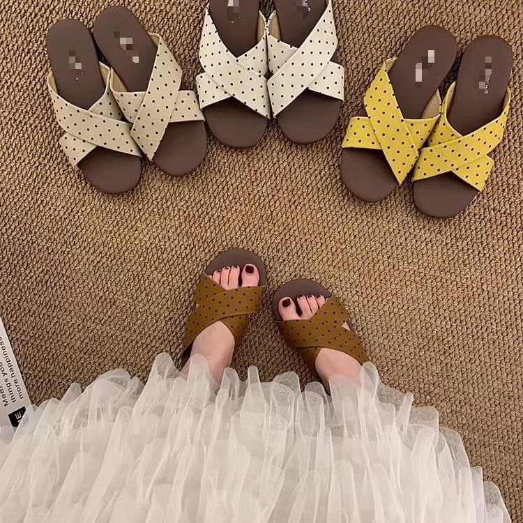 Trendy French Fairy Style Flat Slide Sandals for Women Summer 2026 New Soft Sole Cross Strap Sandals for Dresses