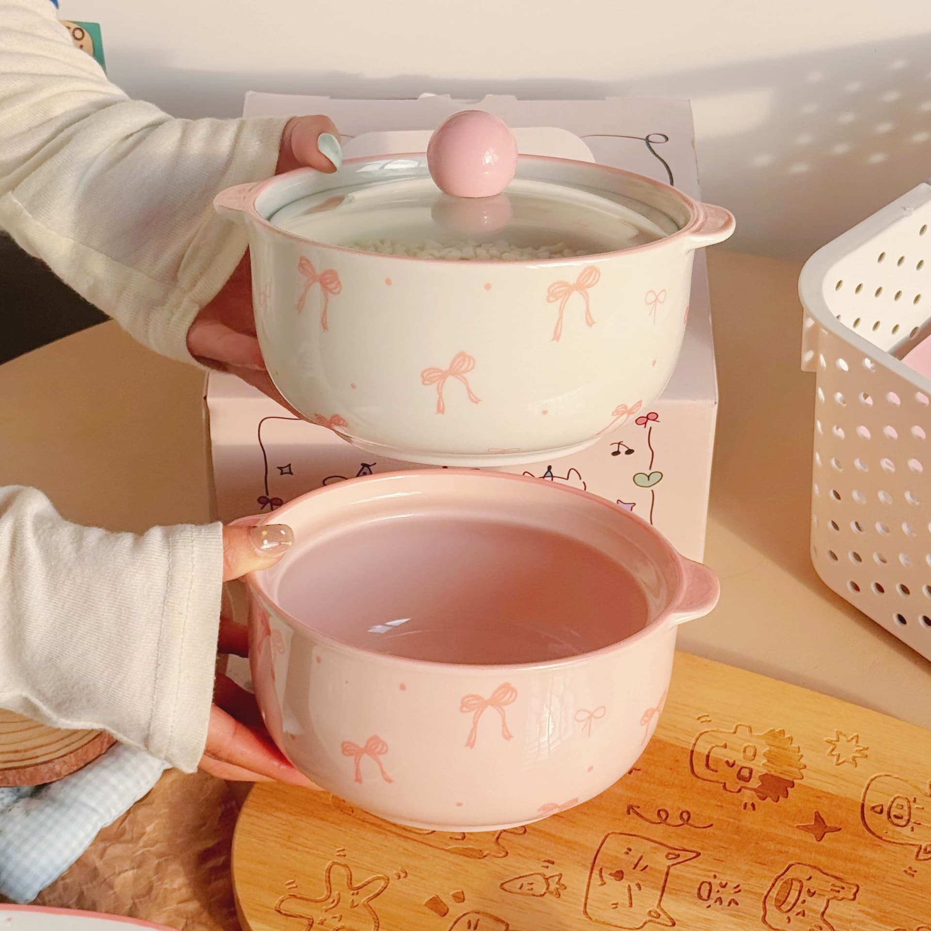 Instant Noodle Bowl with Bowknot, Underglaze Color Ceramic with Lid, High Appearance, Thickened, Home Use Student Dormitory Soup Bowl, Luosifen Bowl