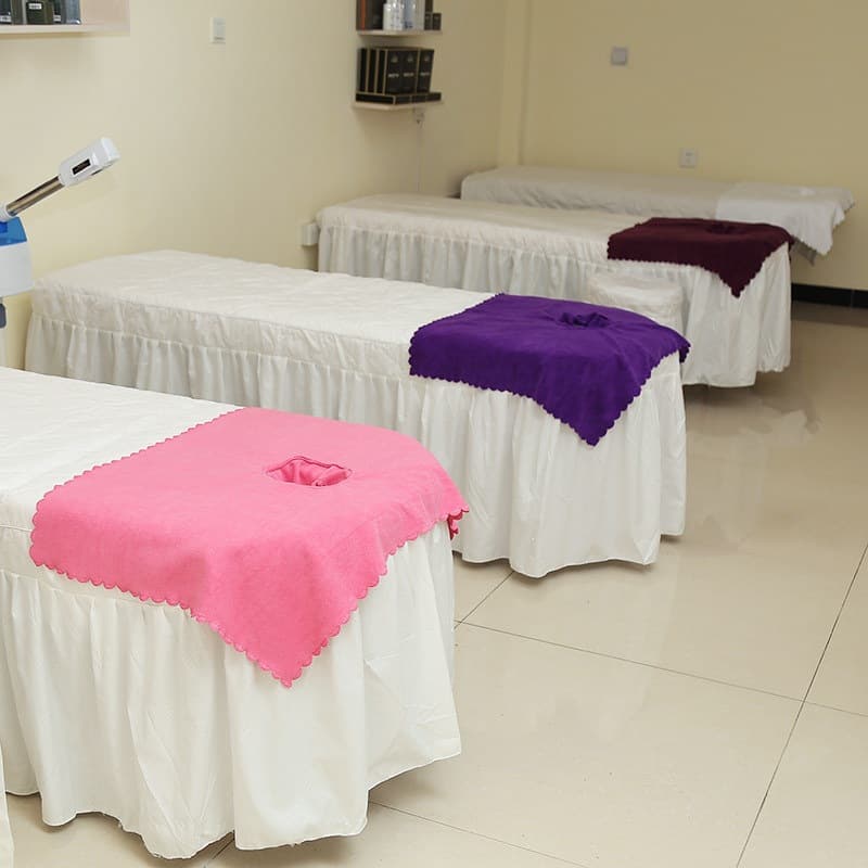 Beauty salon hole towel lying face massage bedside hole towel bath towel face pad beauty bed disposable face lying F^
