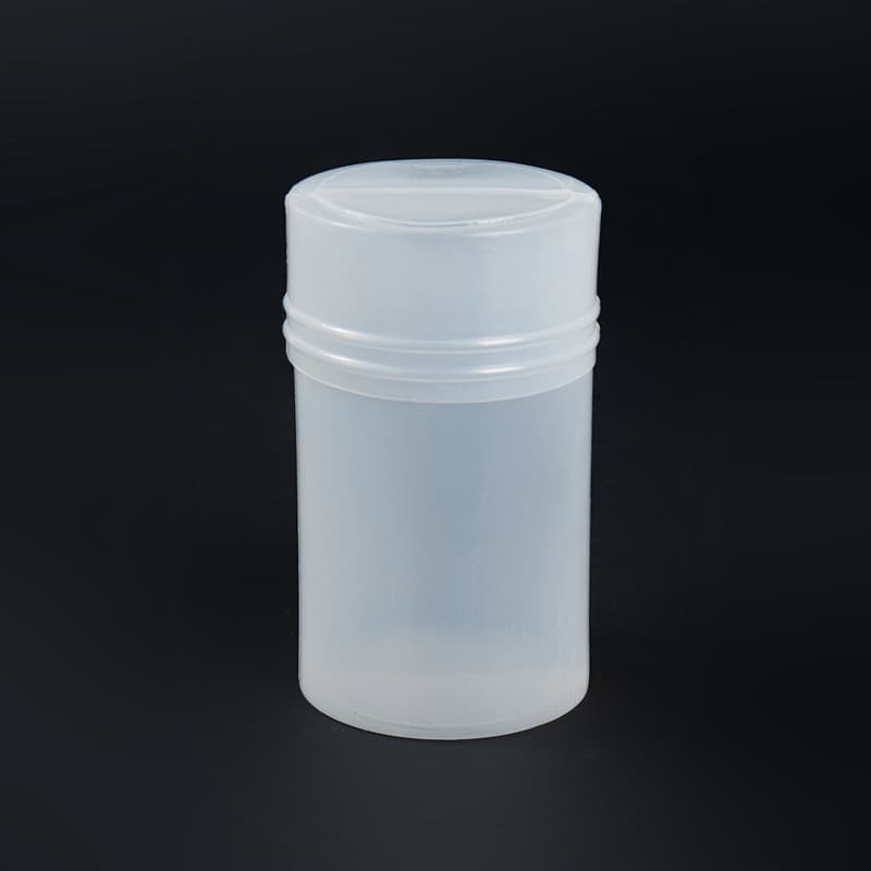 Factory direct supply of bearing plastic packaging tubes, various sizes of bottles, cylindrical plastic tubes, and semi-transparent plastic bottles.