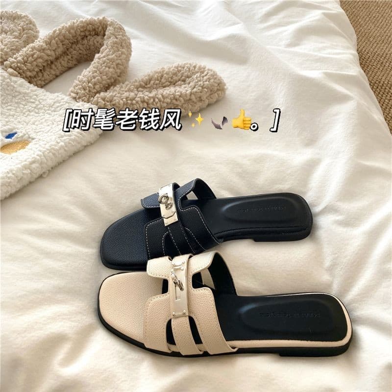 French Silver Small Buckle Flat Sandals for Women 2025 Summer New Open Toe One-Strap Vacation Fashion Casual Slippers