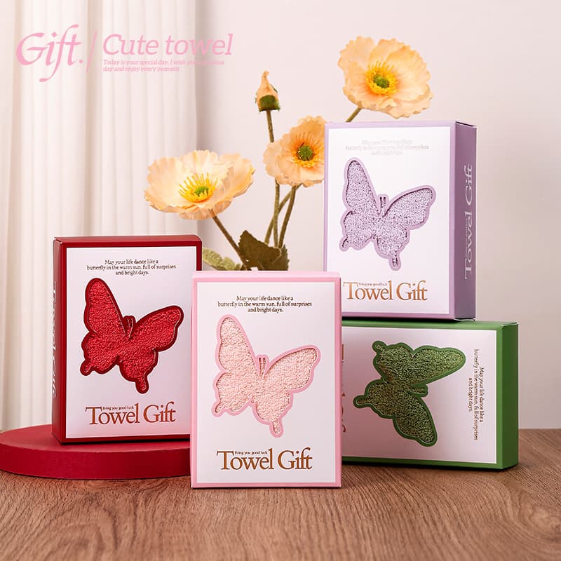 Bear-shaped towels as wedding favors, bridesmaid/grooms' gifts, baby return gifts, coral fleece gift boxes, and cream-colored towels.