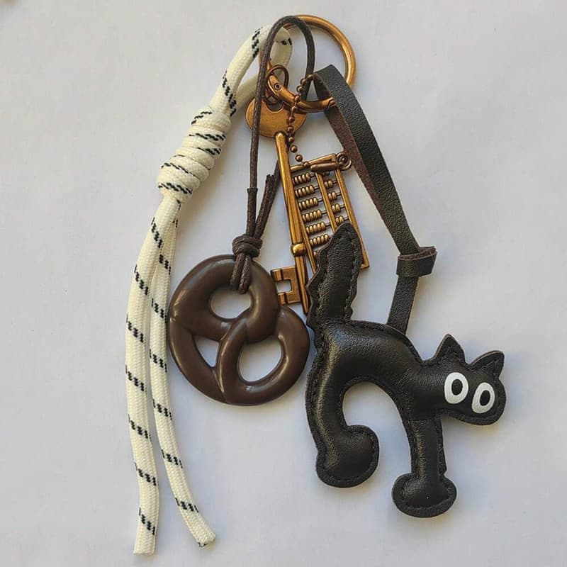 Cross-border Handmade Leather Bag Charm Car Keychain Pretzel Bread Kitten Pendant Accessory Cute Bag Charm
