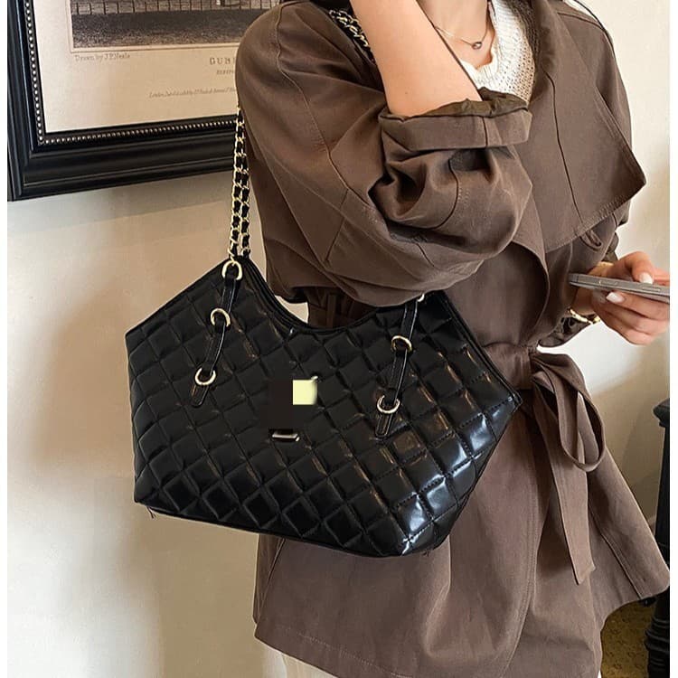 Chic Large Capacity Women's Bag, Versatile Quilted Chain Shoulder Underarm Tote, Commuter Bag, YSL Style