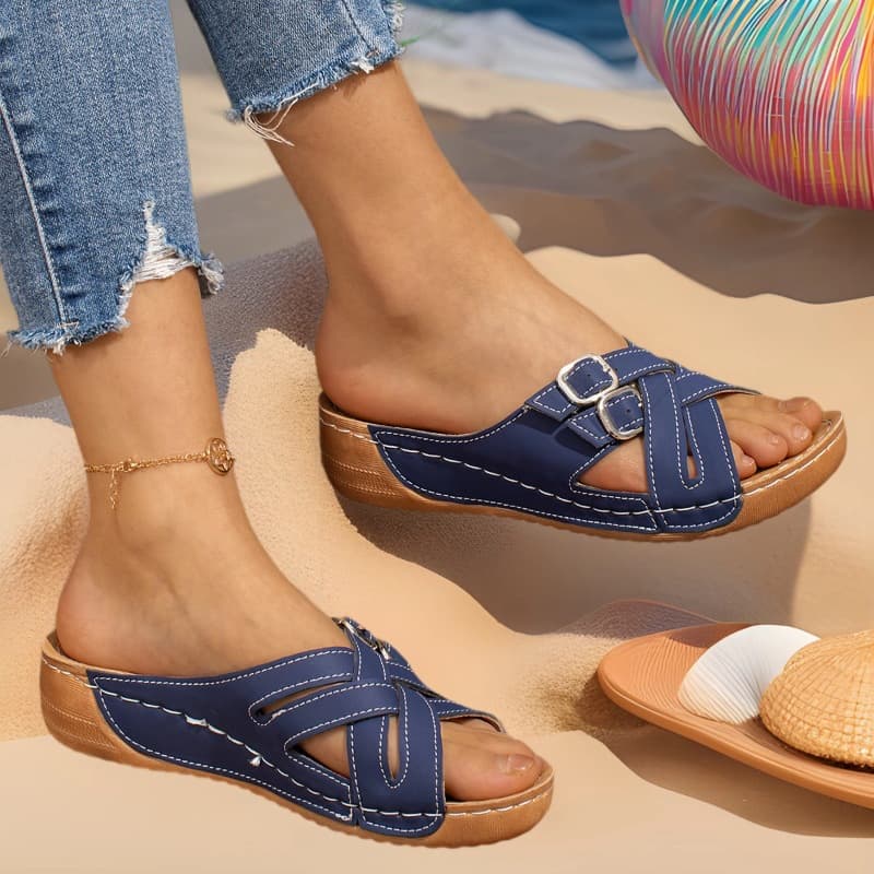 Wedge Heel Women's Slippers Summer Outdoor Cross-border Trade Belt Buckle Size 43 Large Women's Shoes 2025 European and American Independent Station Beach Shoes