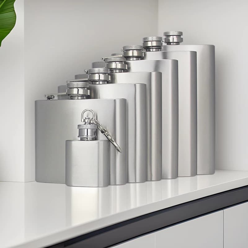 Stainless steel flasks, portable outdoor flat liquor bottles for cross-border supply, portable flasks
