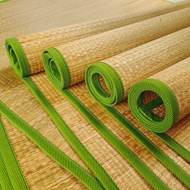 Worker Mat for Construction Site Dormitory, Traditional Straw Mat for Home Summer Cooling, Red and White Event Floral Straw Mat, Beach Mat Wholesale