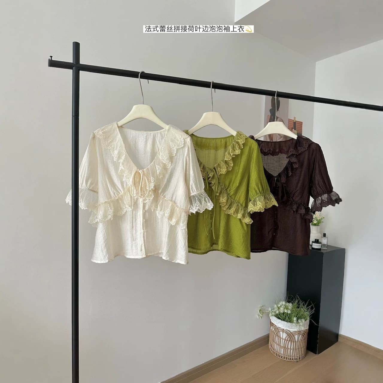 Temple Mai gentle style ruffled V-neck puff sleeve shirt for women summer light mature style lace waist slimming temperament