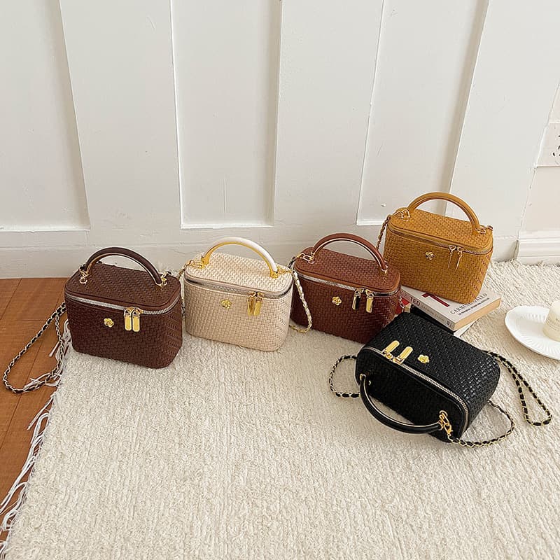 Cross-border retro small handbag for women 2026 new fashion small fragrant style braided chain handheld shoulder crossbody bag