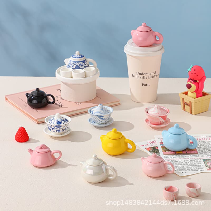 Mini teapot ceramic gift milk tea shop porcelain small teapot milk tea lid accessories internet celebrity ornaments can make tea