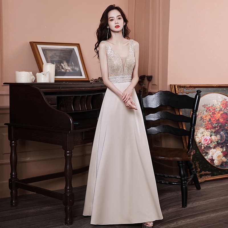 2026 New Summer Banquet Evening Gown Elegant and Slimming Fashionable Long Dress for Hostess Women