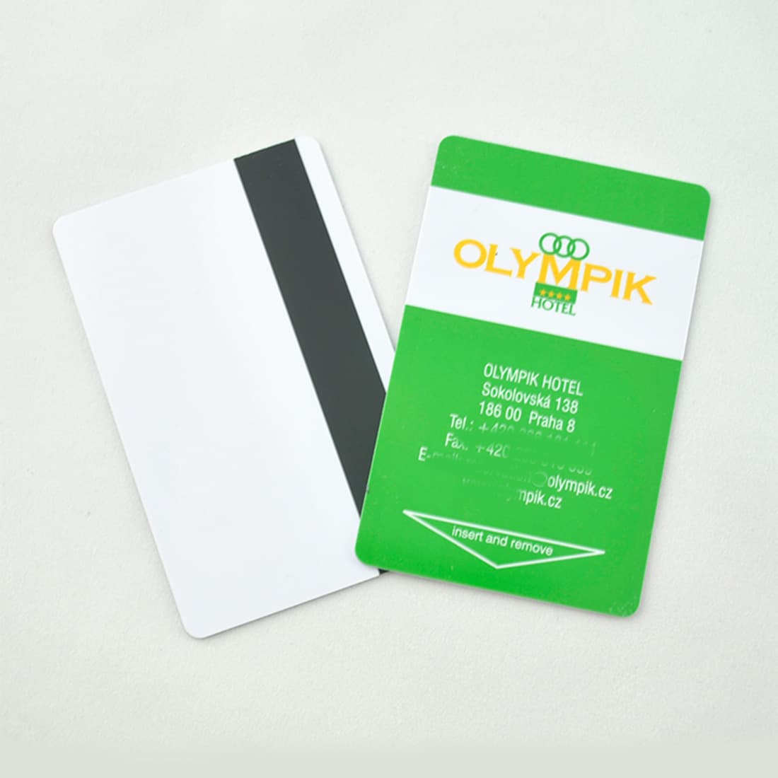 Factory-made PVC magnetic stripe membership cards, hotel magnetic stripe room cards with double-sided lamination