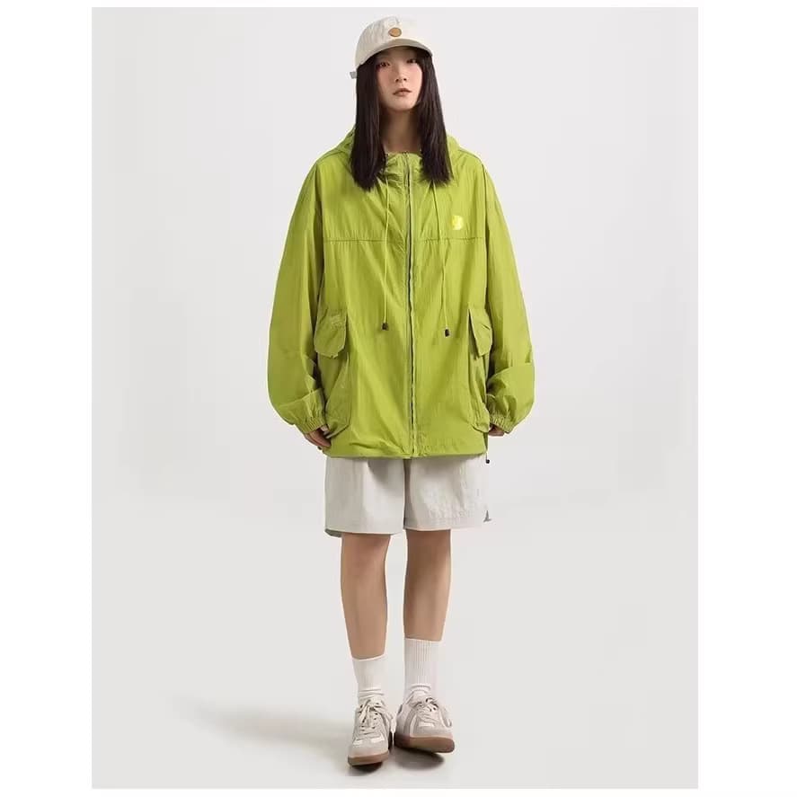 2026 Women's Summer Outdoor Sun Protection Jacket Women's Streetwear Retro Thin Jacket Breathable Cool Touch Hooded Windbreaker