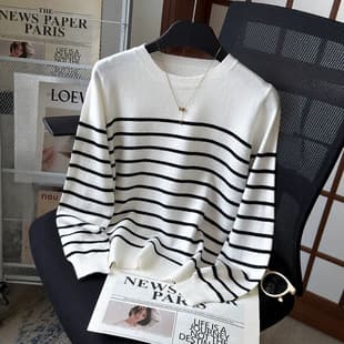 Black and White Striped Knit Sweater for Women, Round Neck Inner Layer Top, Youthful Versatile Long Sleeve Cotton
