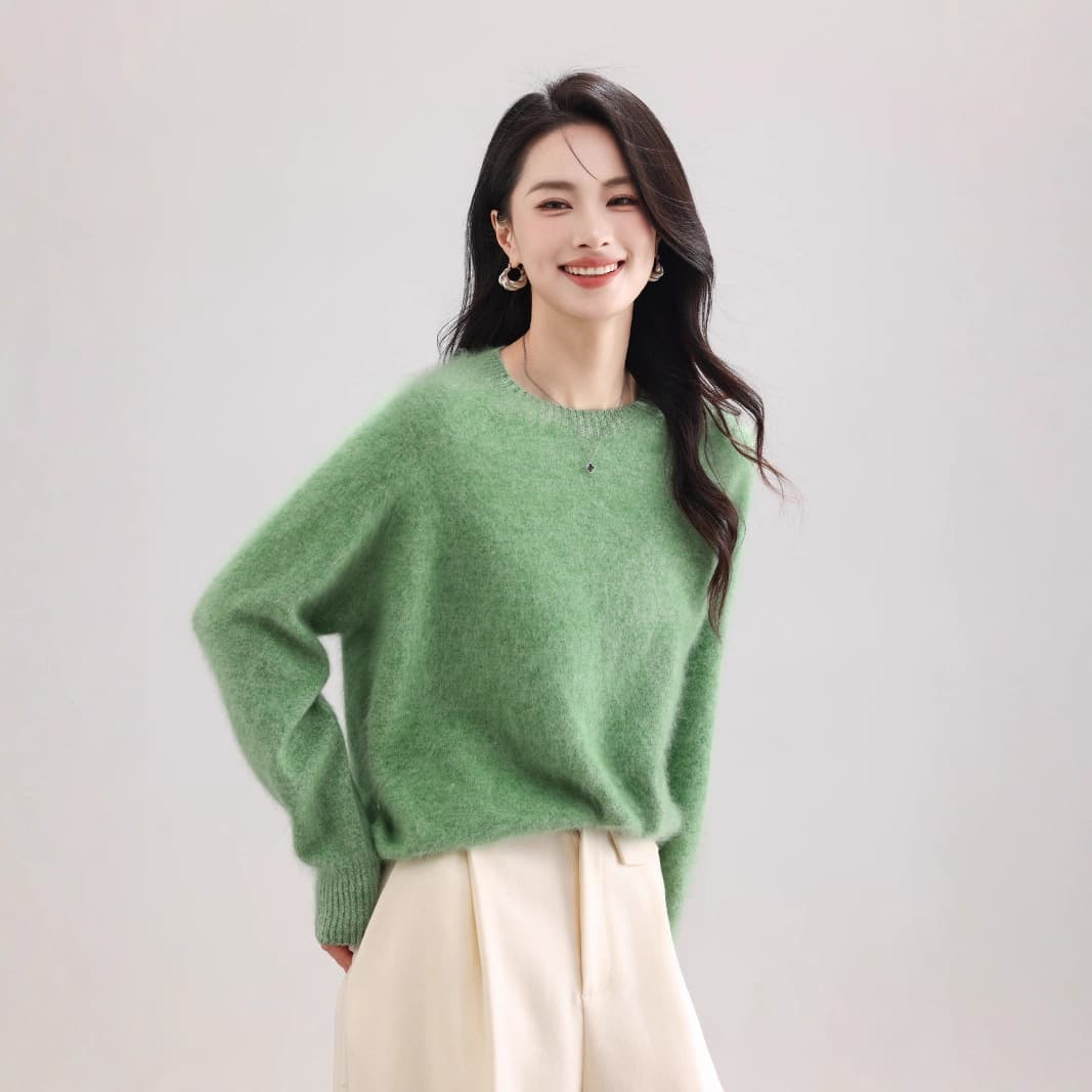 Brushed, new for 2025, 5% cashmere 95% Australian wool, seamless brushed cashmere sweater with round neck.