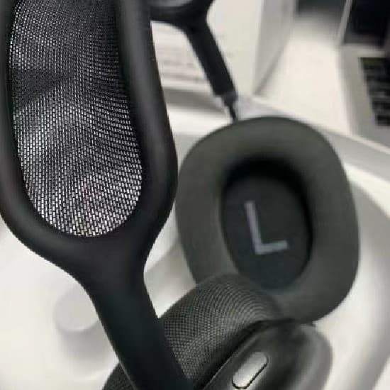 Airmax Bluetooth Headphones Are Suitable for Apple, with Magnetic Earcups, Pop-Up Window, Wireless Music, and a Leather Case